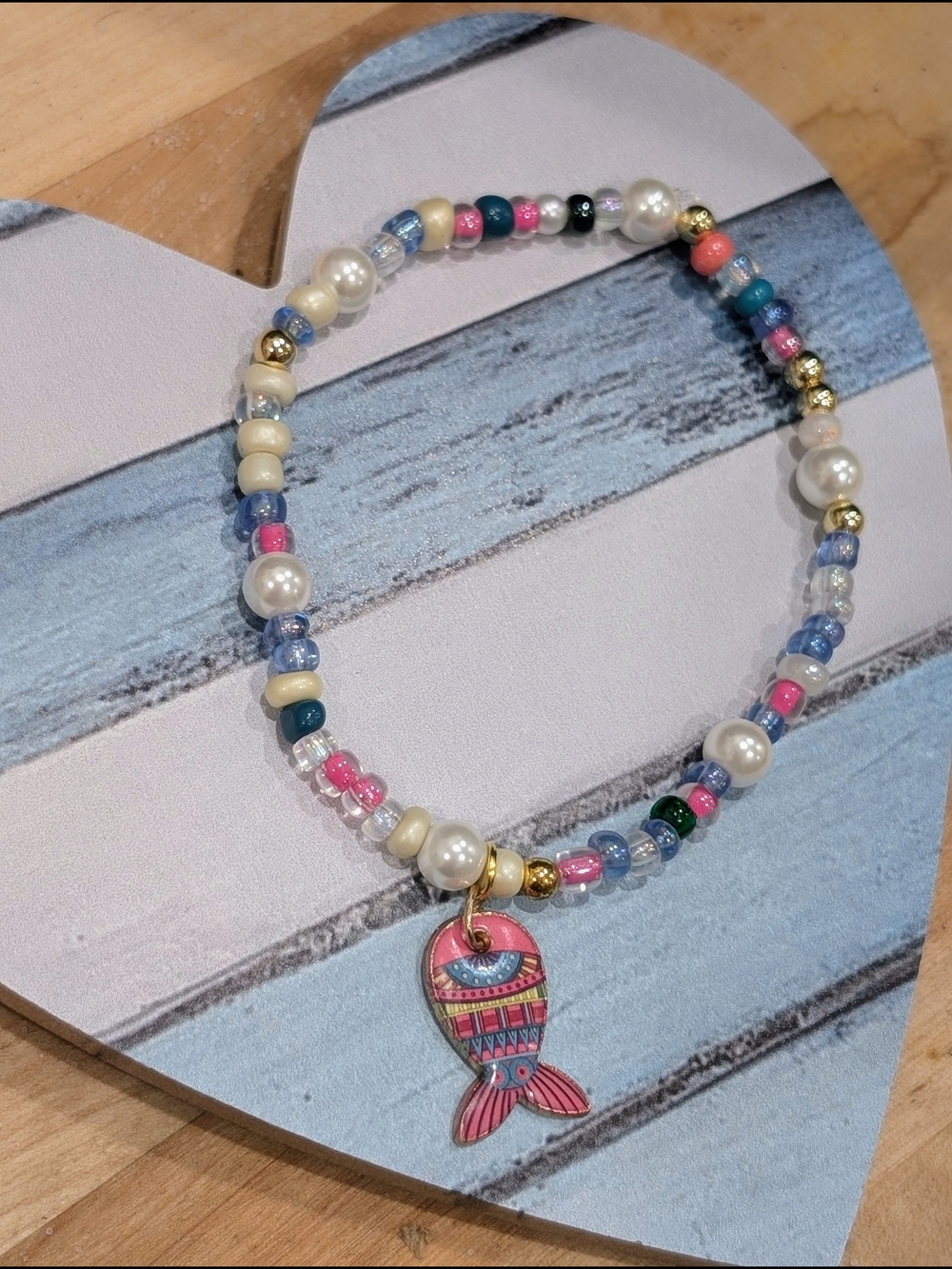 Colorful Beaded Fish Charm Stretch Bracelet - Pink & Blue